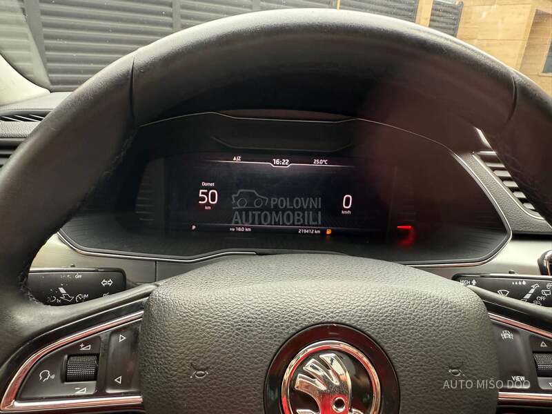 Škoda Superb 2,0 TDI DSG Virtual