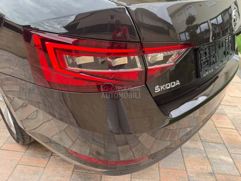 Škoda Superb 2,0 TDI DSG Virtual