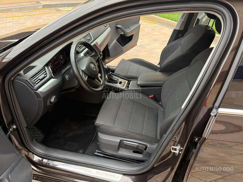 Škoda Superb 2,0 TDI DSG Virtual