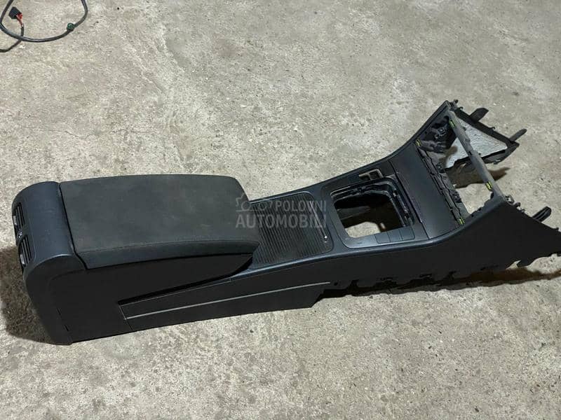 Centralna, sredisnja konzola