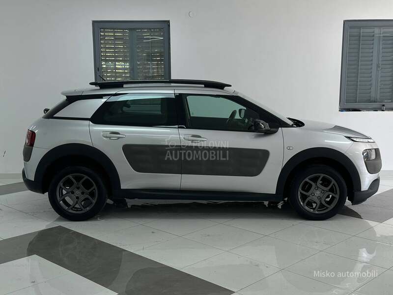Citroen C4 Cactus 1.2 i Aut Led Kamera