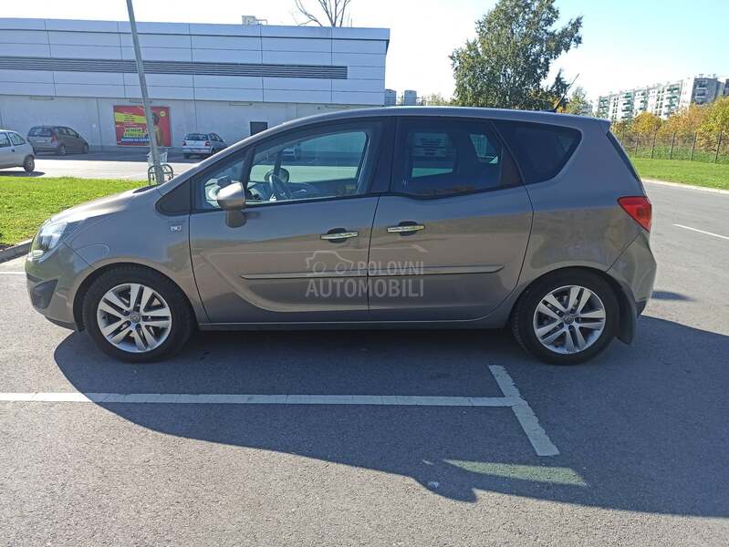 Opel Meriva 1.4 turbo COSMO