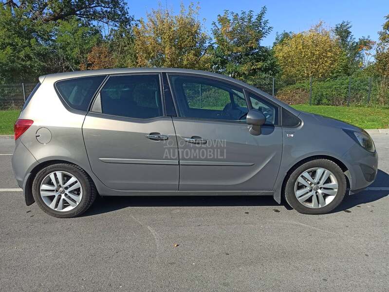 Opel Meriva 1.4 turbo COSMO