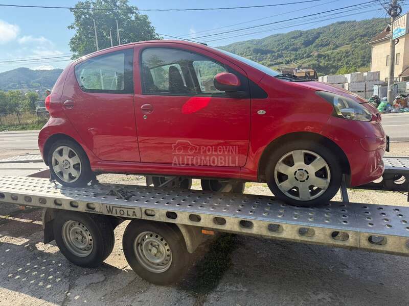 Toyota Aygo Delovi 2009. god. -  kompletan auto u delovima