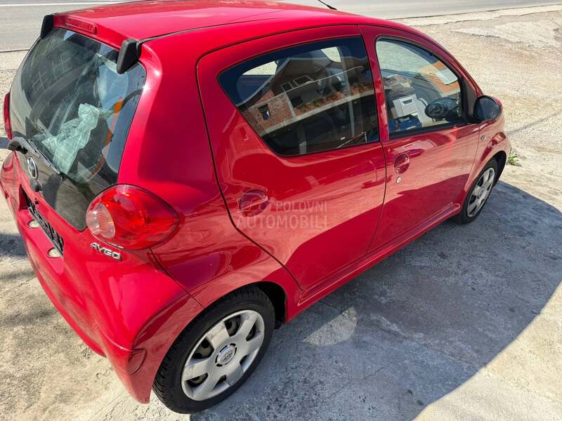 Toyota Aygo Delovi 2009. god. -  kompletan auto u delovima