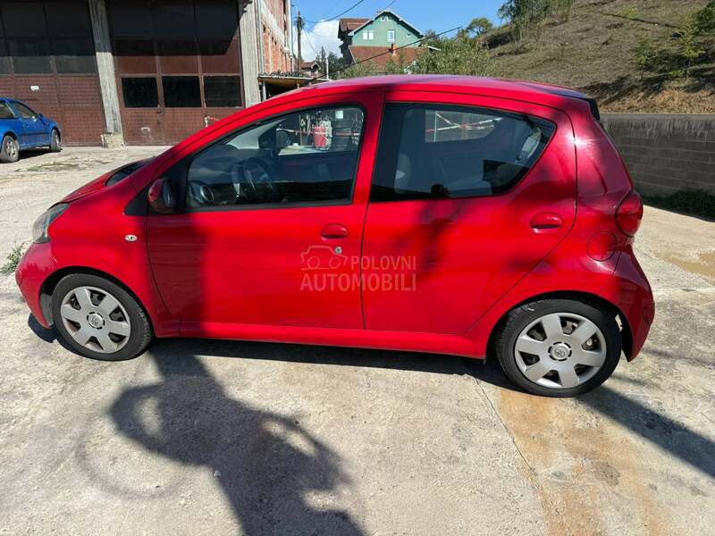 Toyota Aygo Delovi 2009. god. -  kompletan auto u delovima