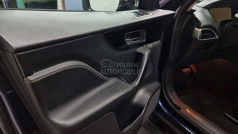 Jaguar F pace 1999