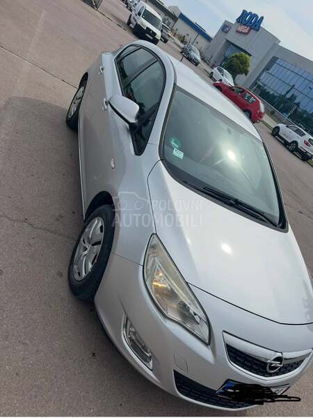 Opel Astra J 