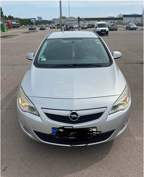 Opel Astra J 