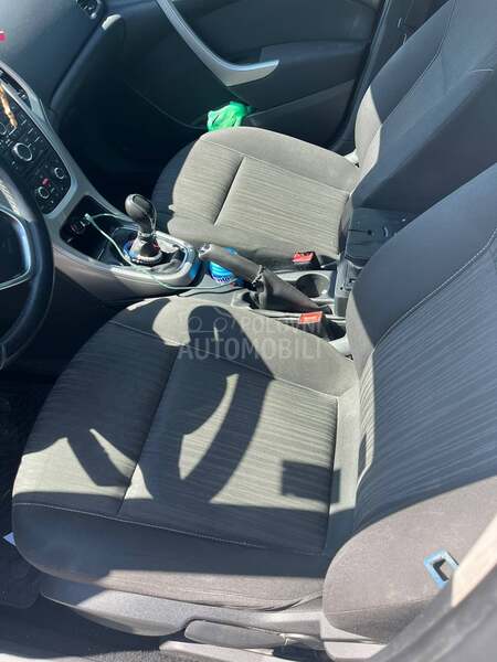 Opel Astra J 