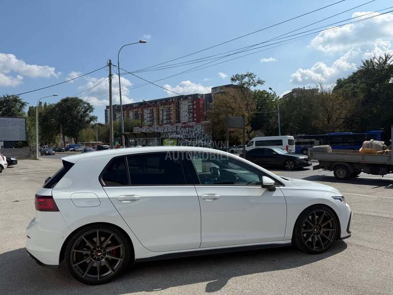 Volkswagen Golf 8 GTE 245 IQ LIGHT