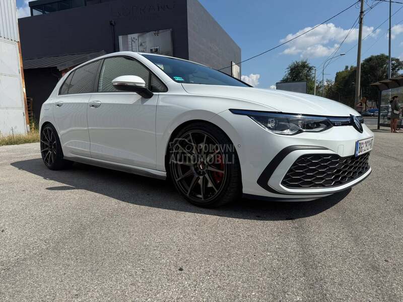 Volkswagen Golf 8 GTE 245 IQ LIGHT