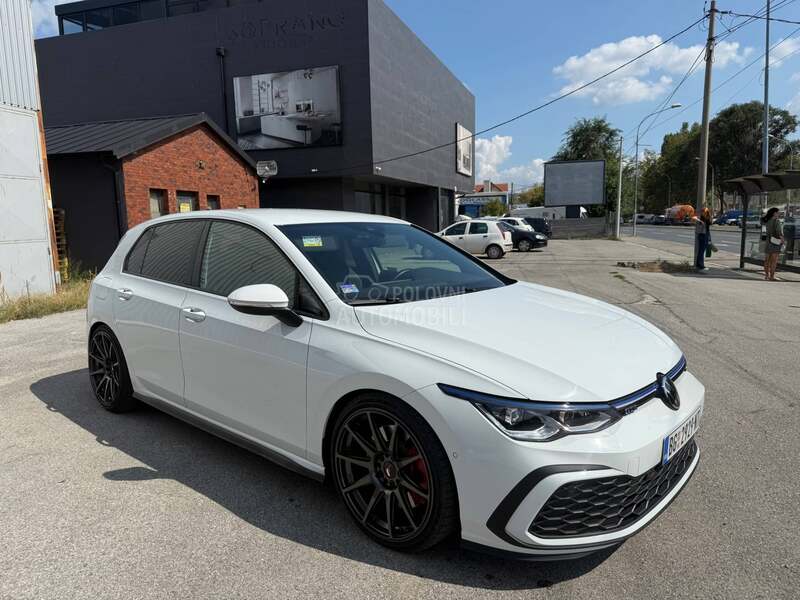 Volkswagen Golf 8 GTE 245 IQ LIGHT