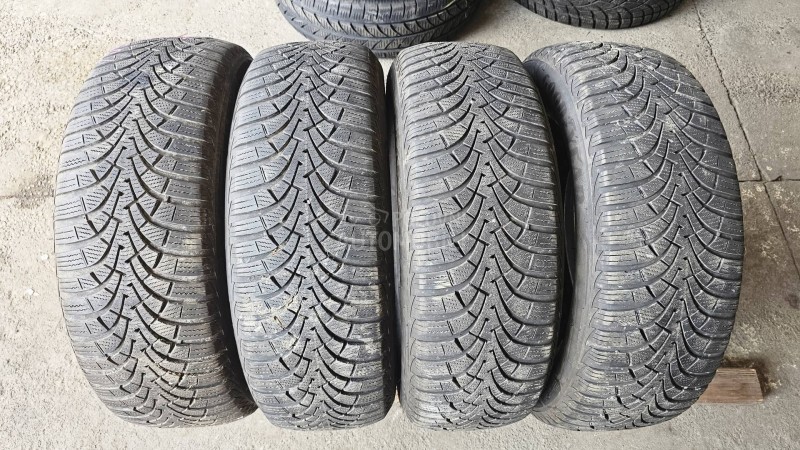 Goodyear 205/60 R16 Zimska
