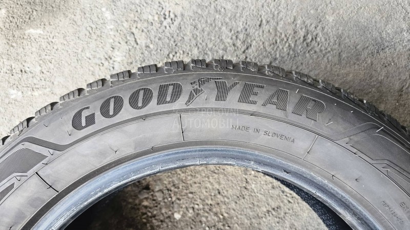 Goodyear 205/60 R16 Zimska