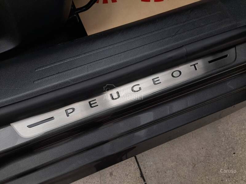Peugeot 208 1.2 GT Line 130 AT