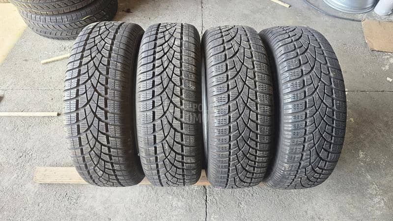 Dunlop 215/60 R17 Zimska