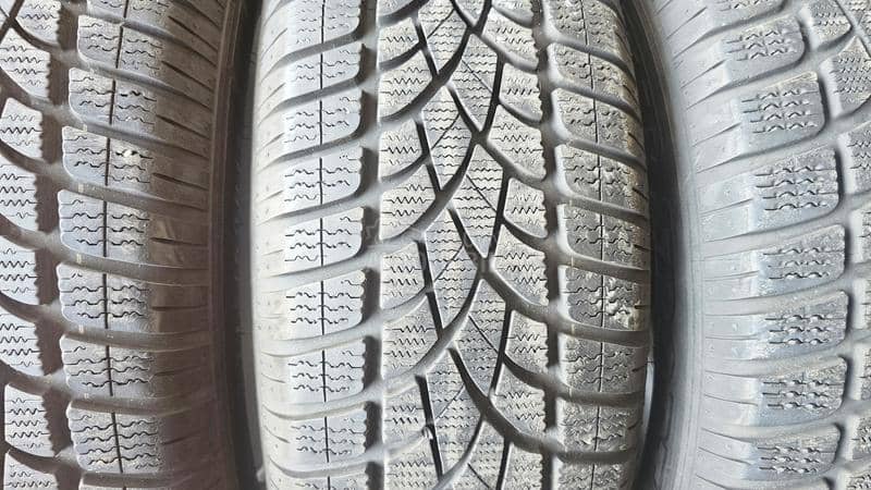Dunlop 215/60 R17 Zimska