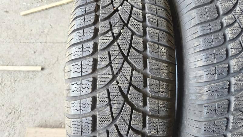 Dunlop 215/60 R17 Zimska