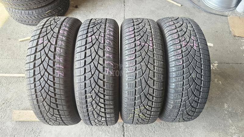 Dunlop 215/60 R17 Zimska