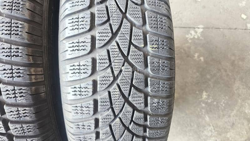 Dunlop 215/60 R17 Zimska