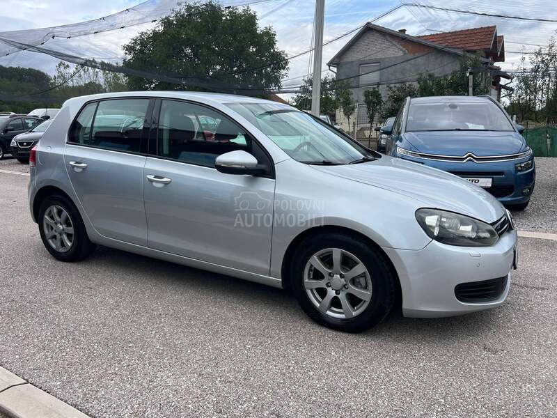 Volkswagen Golf 6 1.6TDI  N A V I