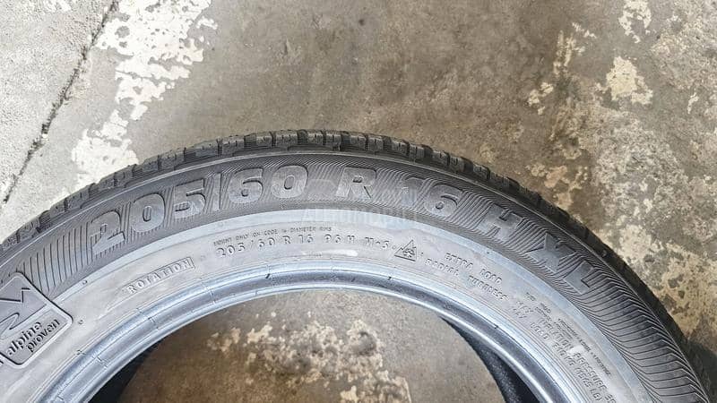 Semperit 205/60 R16 Zimska