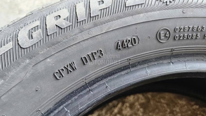 Semperit 205/60 R16 Zimska