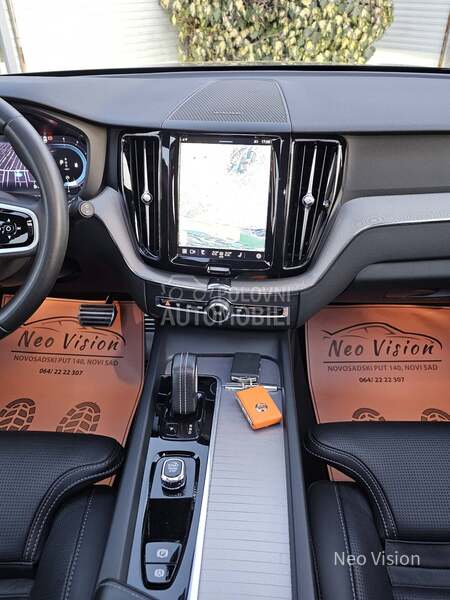 Volvo XC60 2.0 B4 R-Design