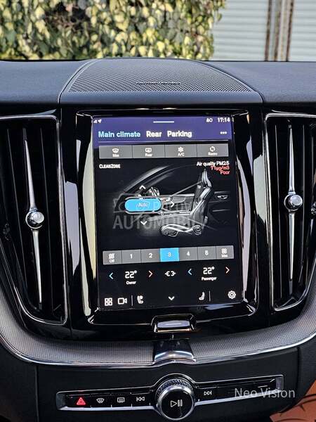 Volvo XC60 2.0 B4 R-Design