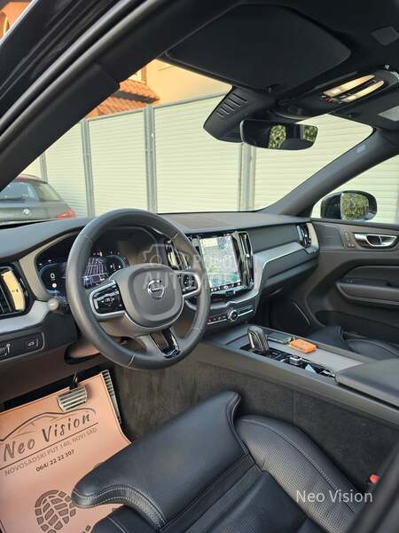 Volvo XC60 2.0 B4 R-Design