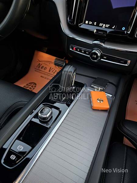 Volvo XC60 2.0 B4 R-Design