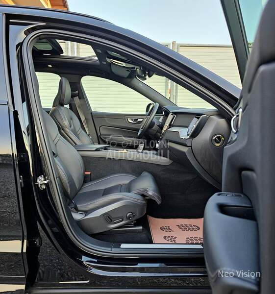 Volvo XC60 2.0 B4 R-Design