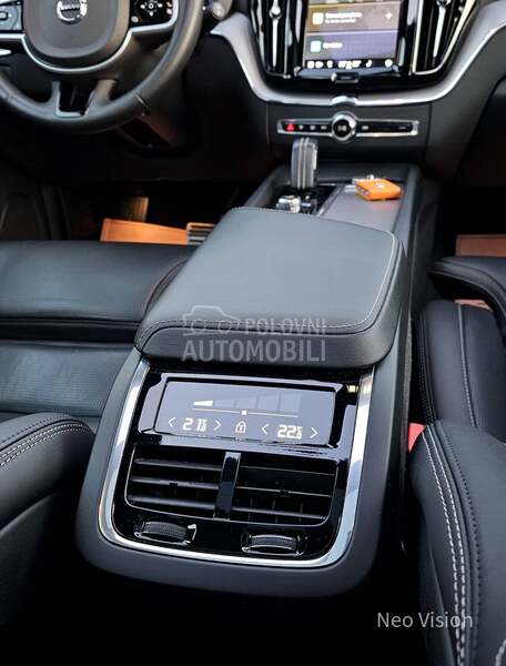 Volvo XC60 2.0 B4 R-Design