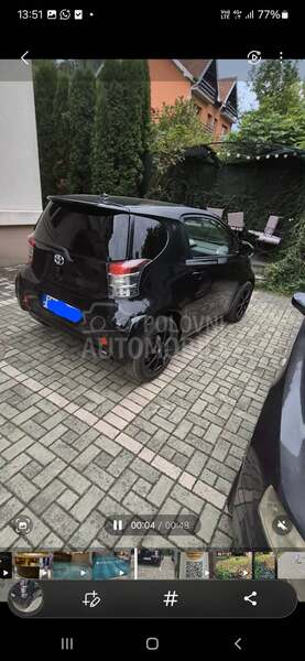 Toyota iQ 