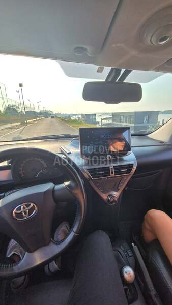 Toyota iQ 