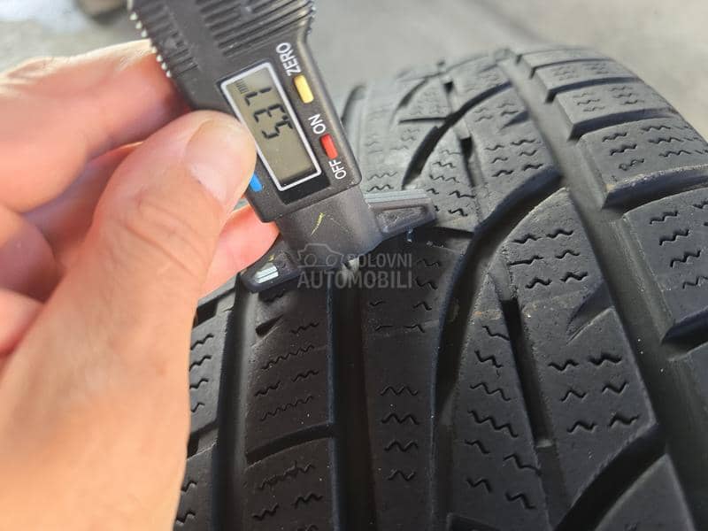 Hankook 235/65 R17 Zimska