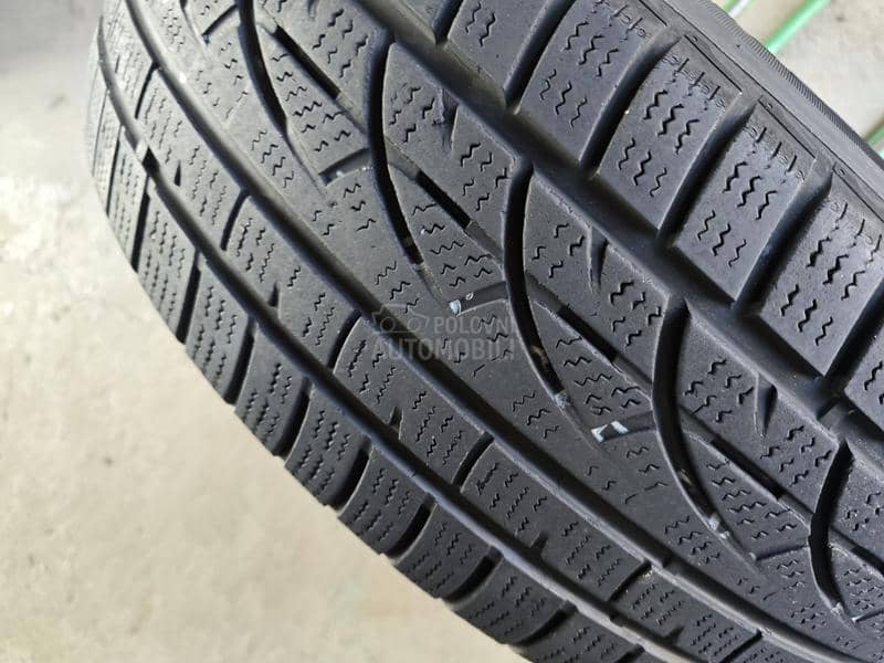 Hankook 235/65 R17 Zimska