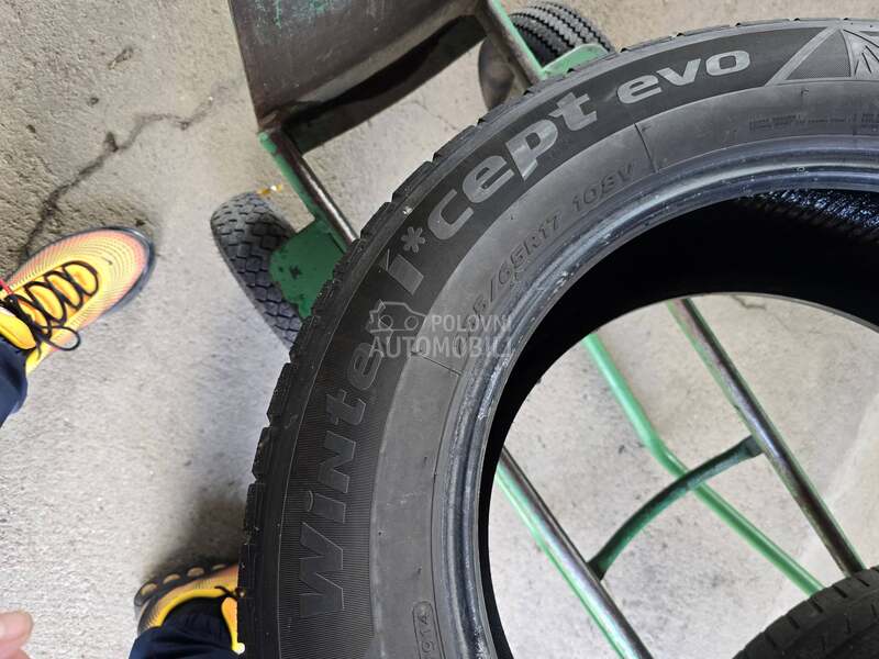 Hankook 235/65 R17 Zimska