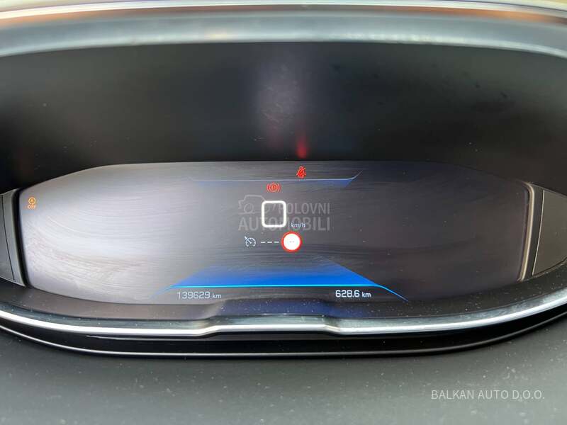 Peugeot 3008 1.5 HDI/NAV/LED