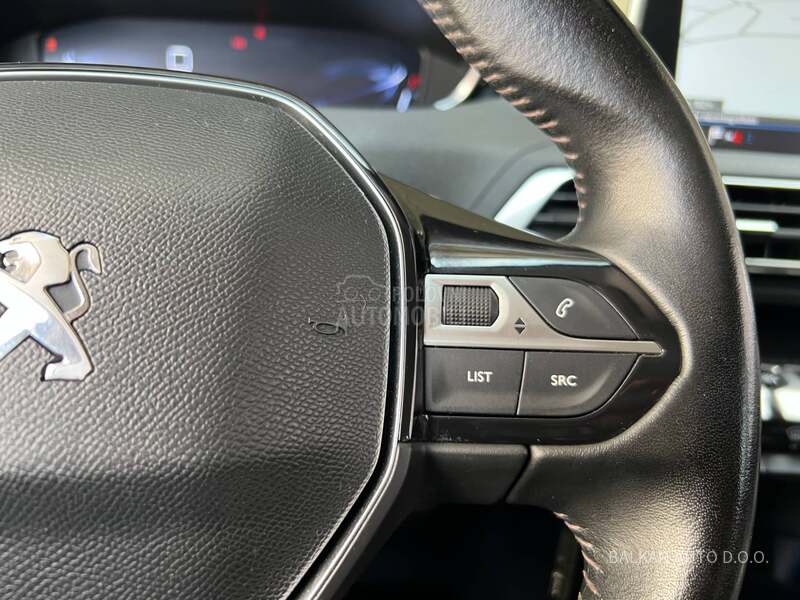 Peugeot 3008 1.5 HDI/NAV/LED