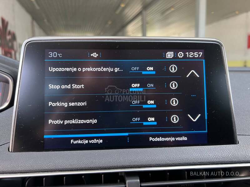Peugeot 3008 1.5 HDI/NAV/LED