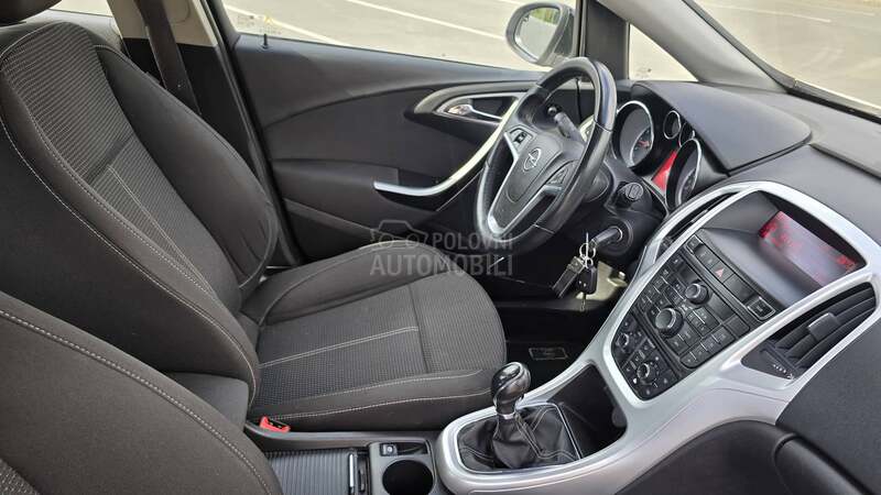 Opel Astra J 1.4 T
