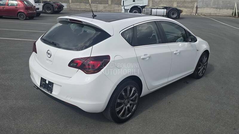 Opel Astra J 1.4 T