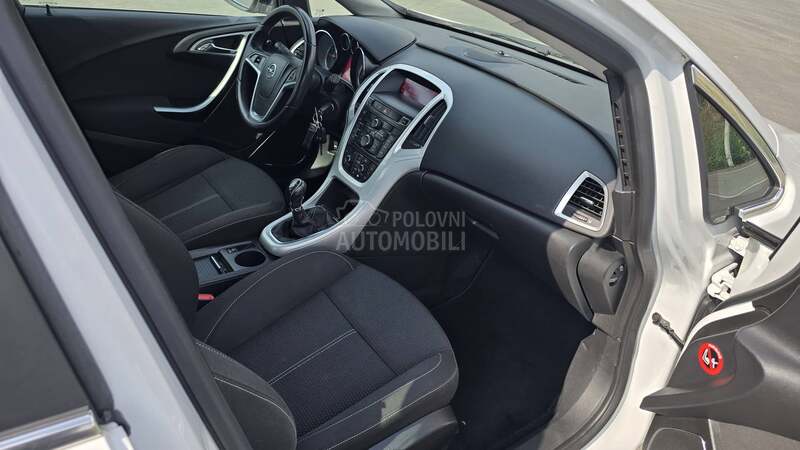 Opel Astra J 1.4 T