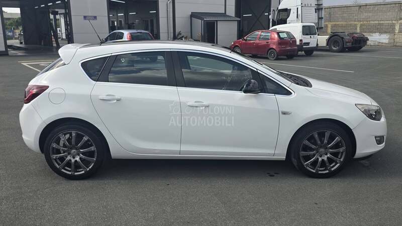 Opel Astra J 1.4 T