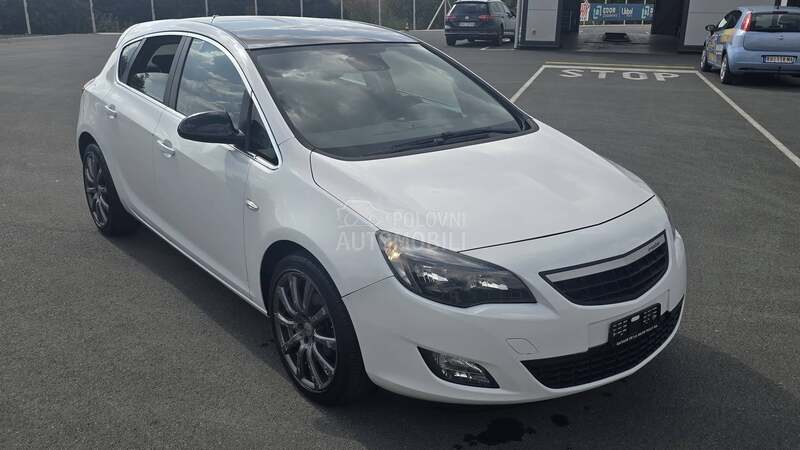 Opel Astra J 1.4 T
