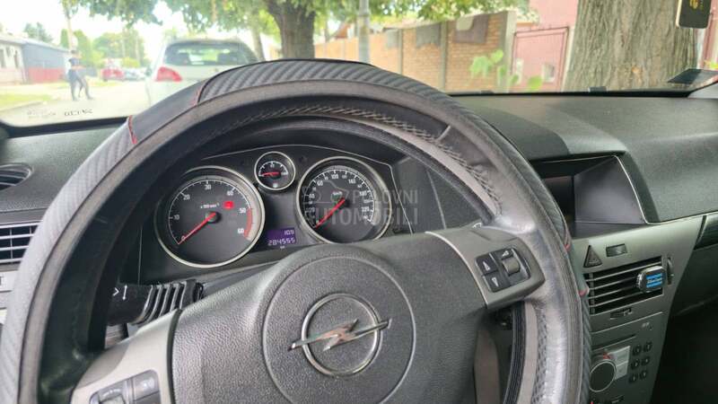 Opel Astra H GTC