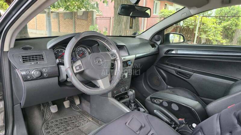 Opel Astra H GTC
