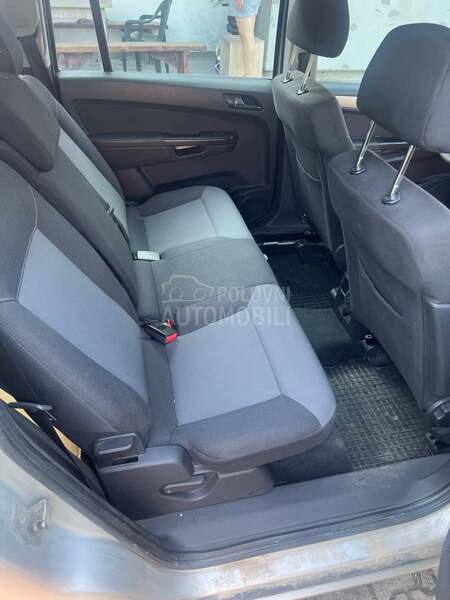 Opel Zafira 